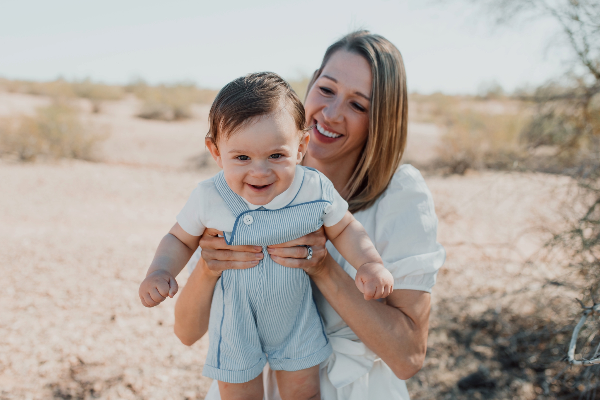 Phoenix Wedding Photographer; Phoenix Wedding; Phoenix Wedding Photographers; Husband and Wife Photographers; Phoenix Outdoor Wedding; Phoenix Backyard Wedding; The Hoskins; Scottsdale Wedding Photographers; Phoenix Family Photographer; Papago Park; Papago Park Family Session;Papago Park Hole in the Rock
