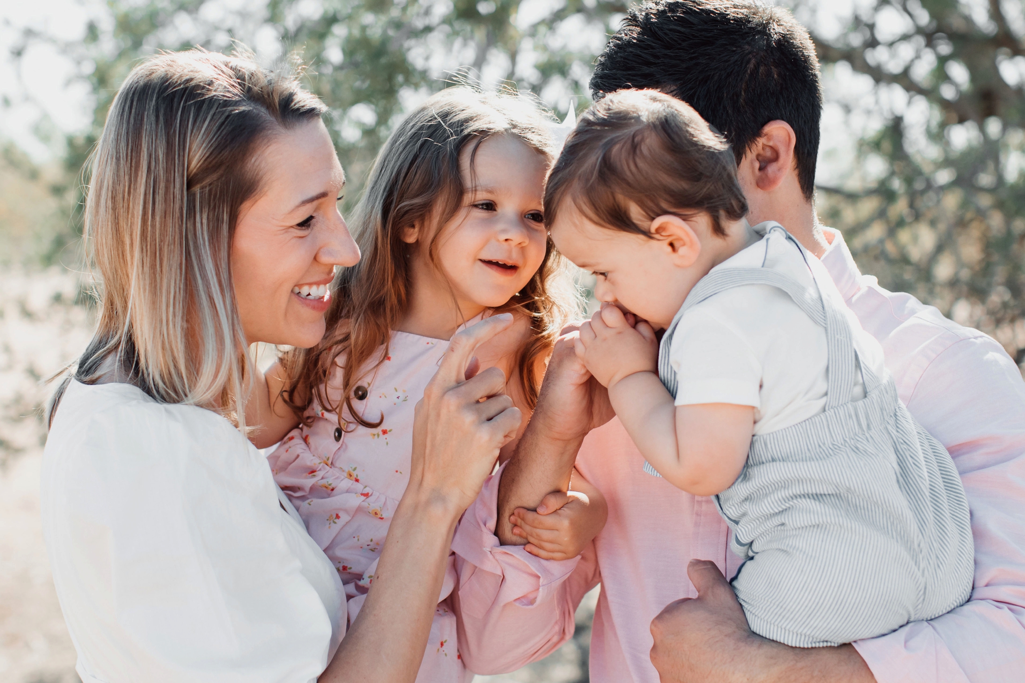 Phoenix Wedding Photographer; Phoenix Wedding; Phoenix Wedding Photographers; Husband and Wife Photographers; Phoenix Outdoor Wedding; Phoenix Backyard Wedding; The Hoskins; Scottsdale Wedding Photographers; Phoenix Family Photographer; Papago Park; Papago Park Family Session;Papago Park Hole in the Rock
