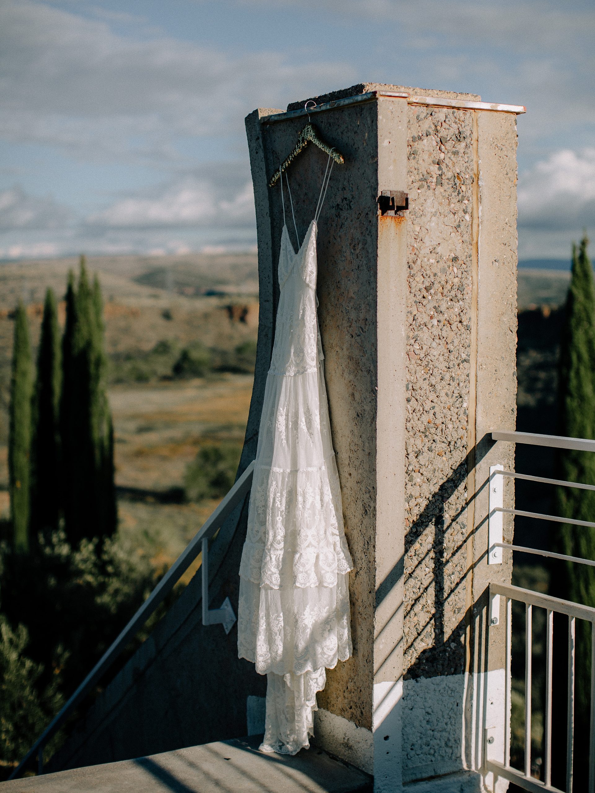 Phoenix Wedding Photographers; Phoenix Wedding; Aaron Hoskins Photography; The Hoskins Photography; The Hoskins; Arizona Wedding Photographers; Photographer Phoenix; Arcosanti; Arcosanti Wedding; Arcosanti Bride; Wedding Photographer Phoenix