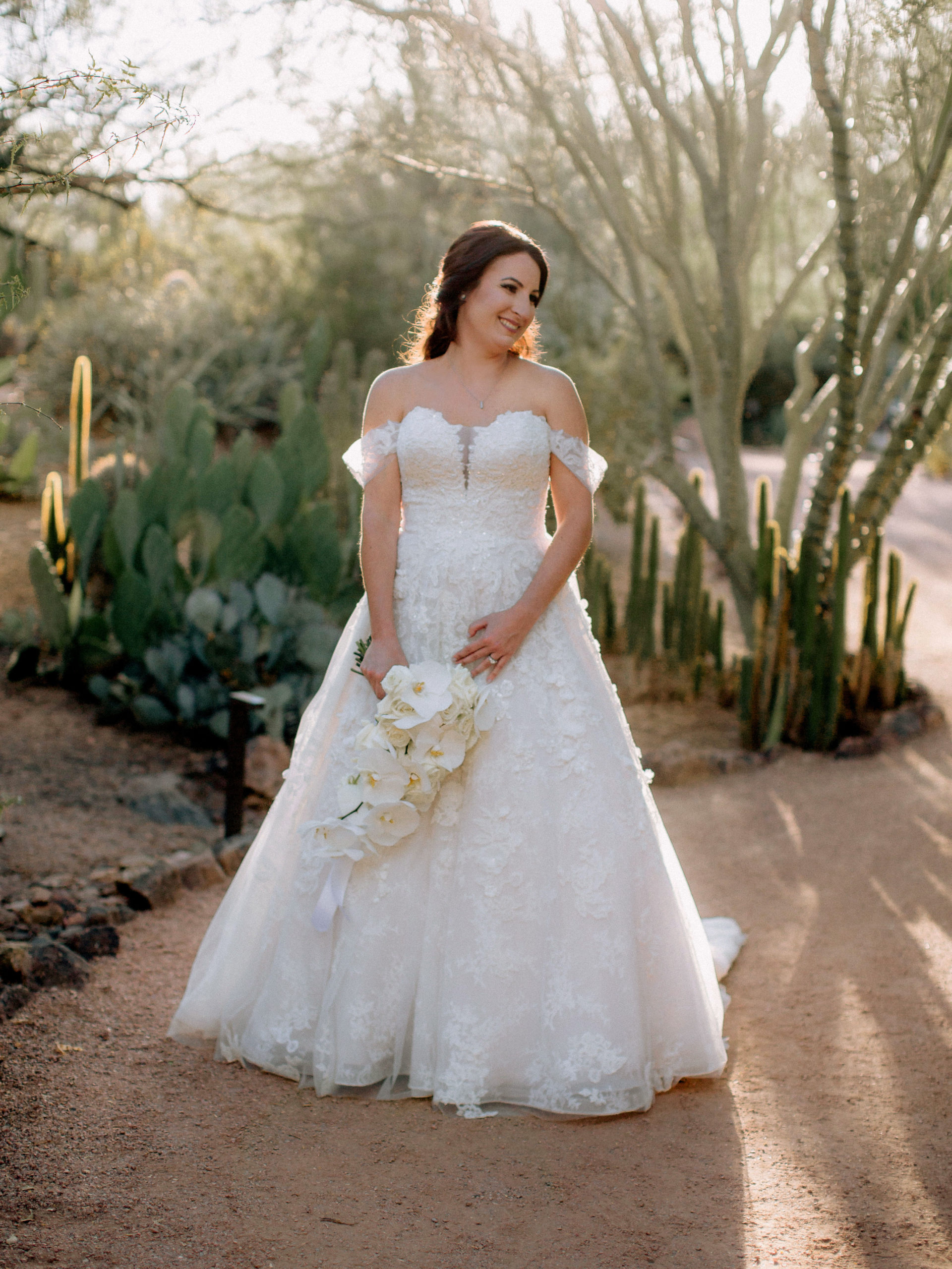 Phoenix Wedding Photographers; Phoenix Wedding; Aaron Hoskins Photography; The Hoskins Photography; The Hoskins; Arizona Wedding Photographers; Photographer Phoenix; Wedding Photographers Phoenix; Wedding Photographer Phoenix AZ; Phoenix Biotanical Gardens Bride; Wedding Bouquet White Flowers