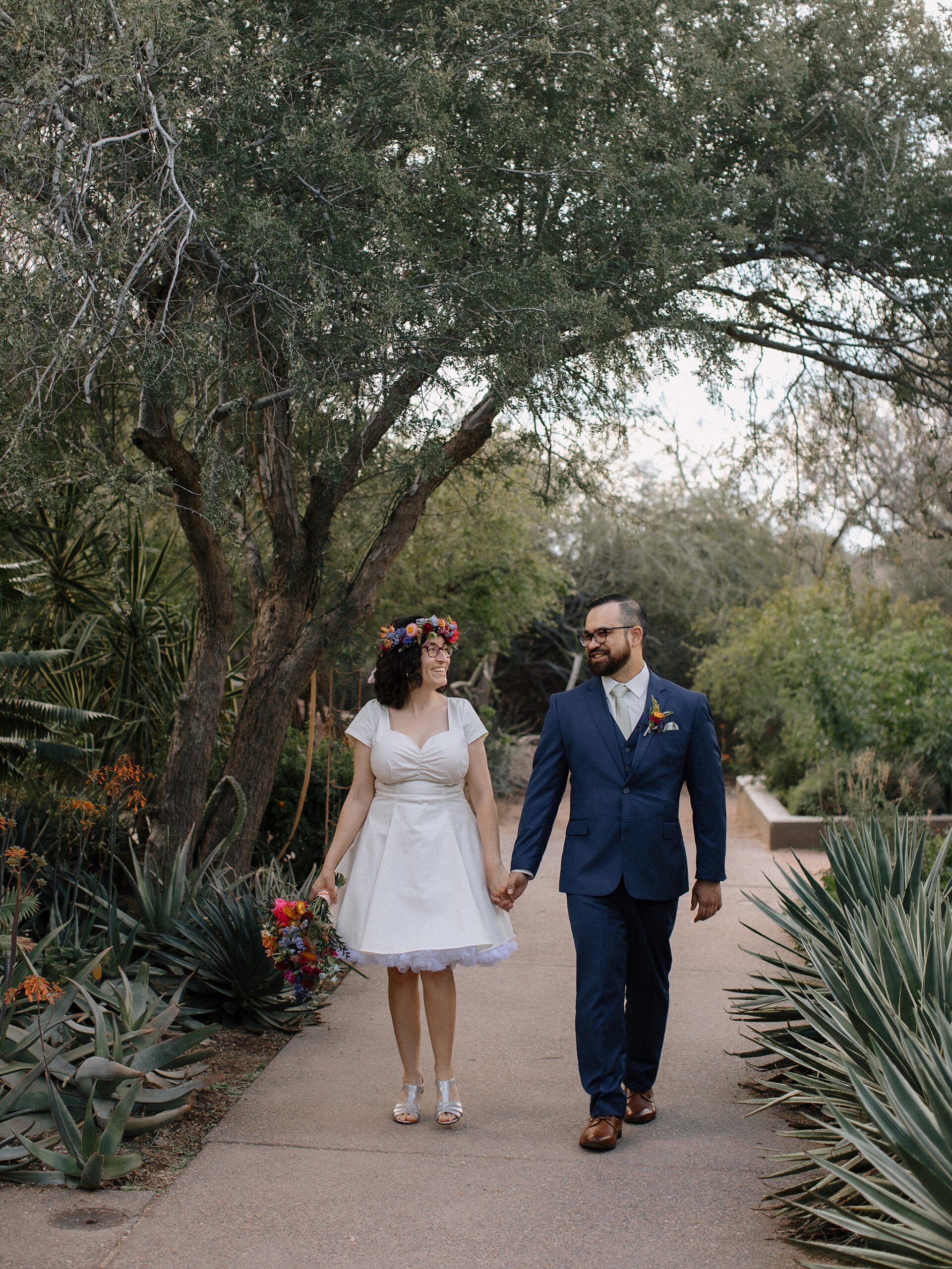 Bride & Groom, Phoenix Bride & Groom, Lovely Bride Phoenix Photos, Lovely Bride Phoenix, Desert Botanical Garden Bride, The Hoskins Photography