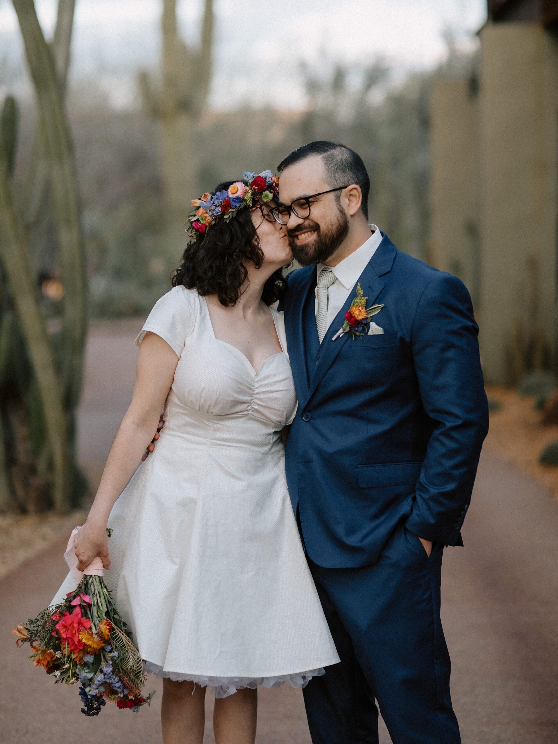 Bride & Groom, Phoenix Bride & Groom, Lovely Bride Phoenix Photos, Lovely Bride Phoenix, Desert Botanical Garden Bride, The Hoskins Photography