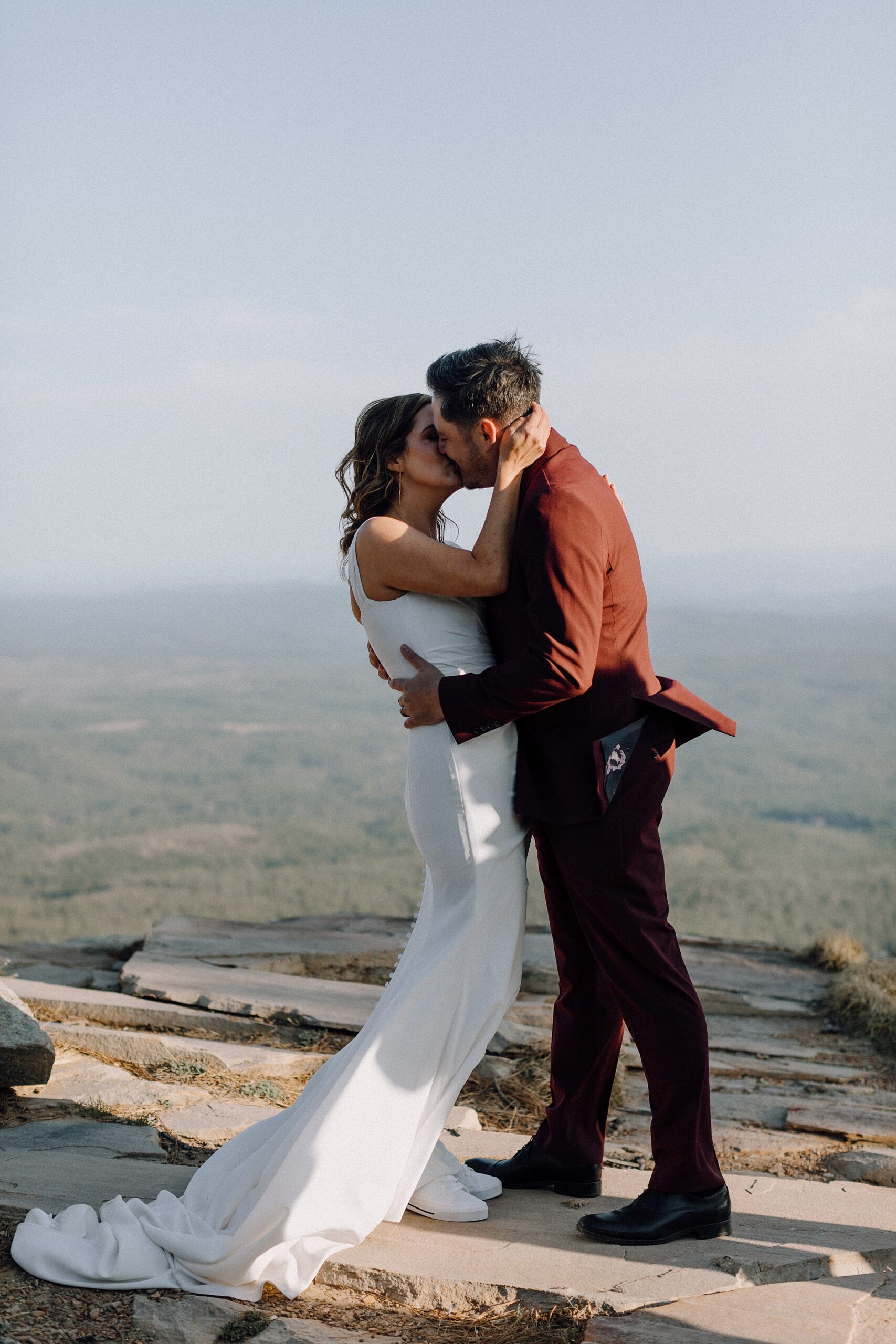 couple-exchanging-vows-mogollon-rim