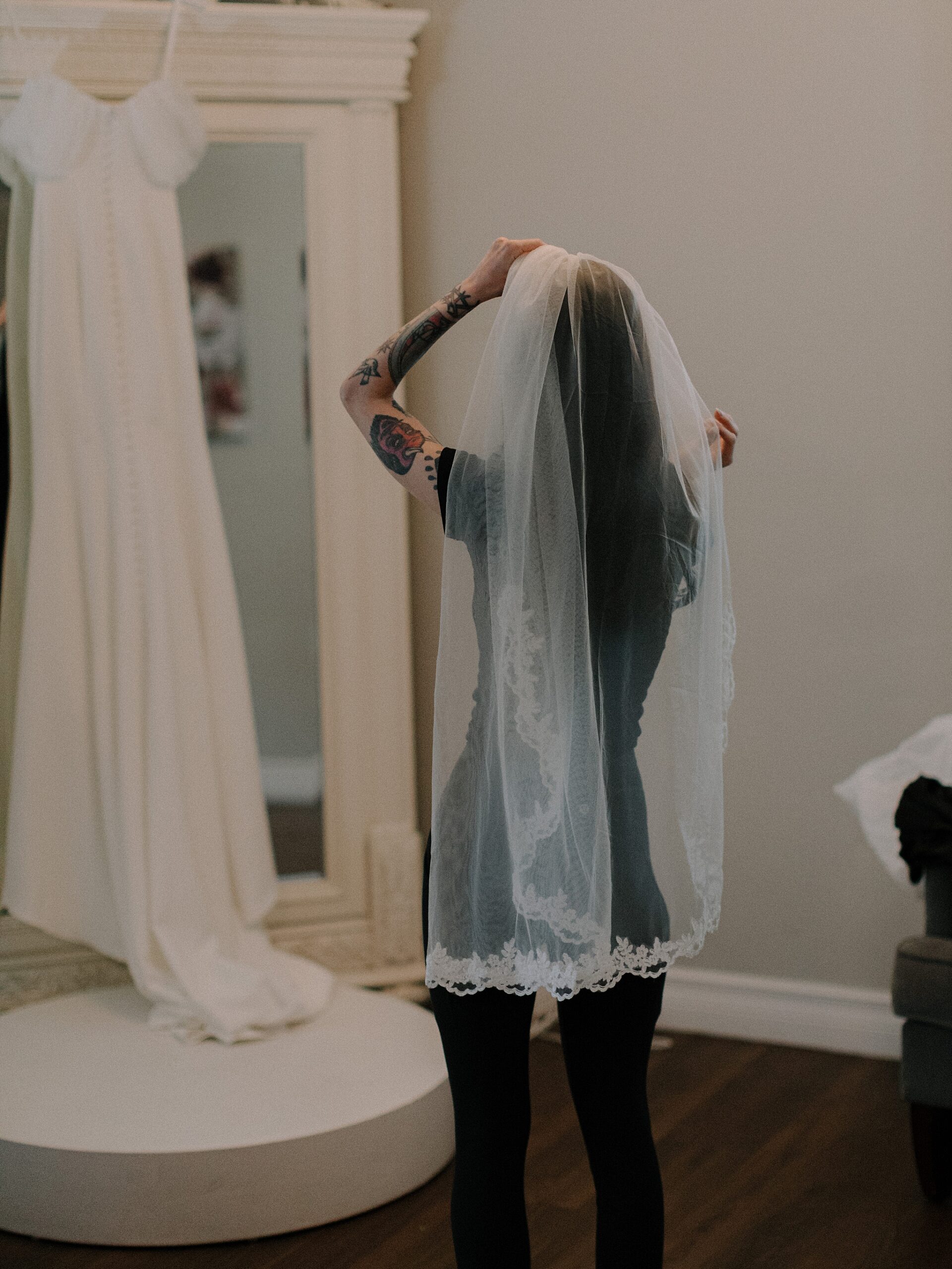 Bride getting ready at Stone Bridge Manor in Mesa, Arizona