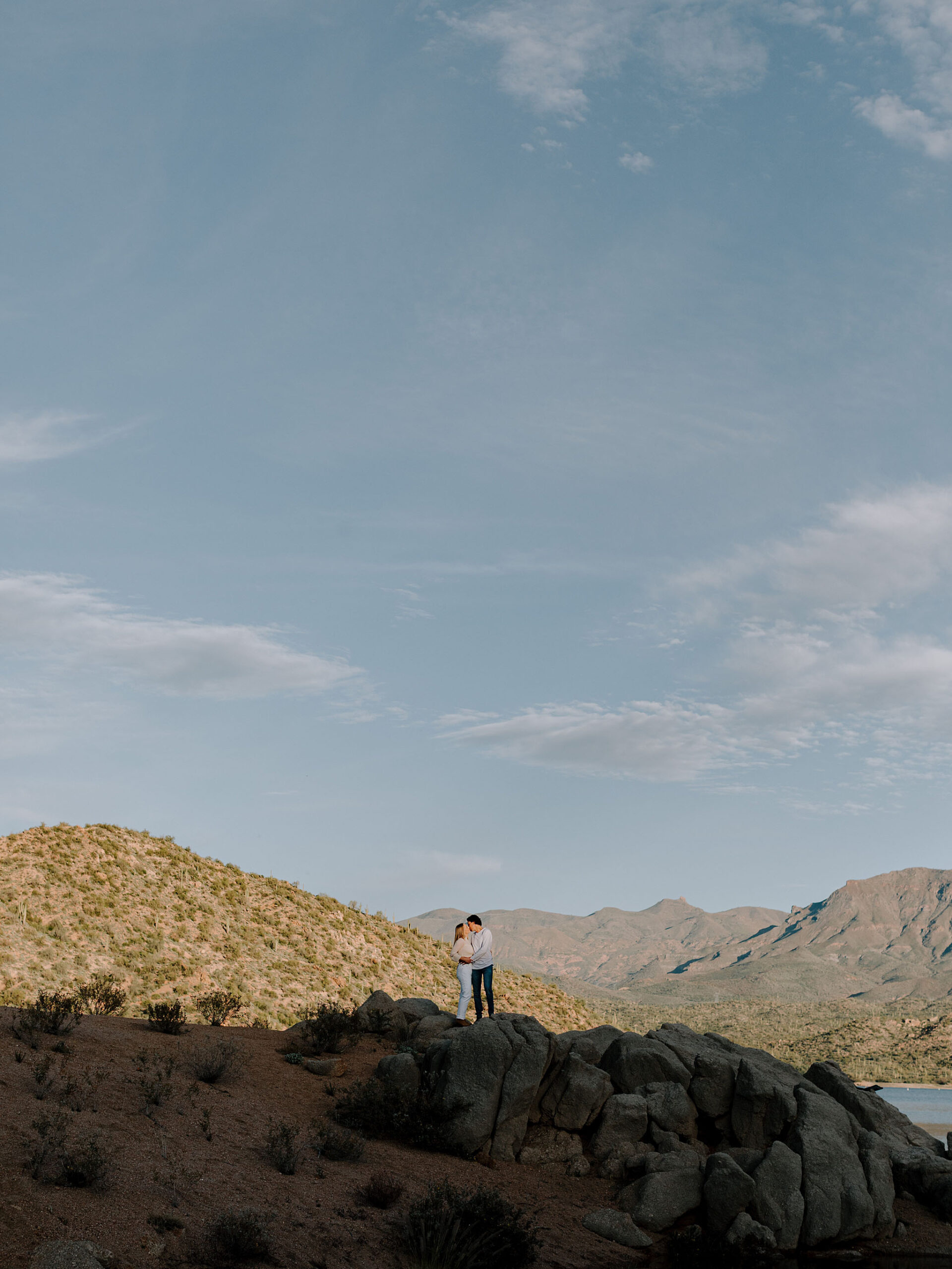 Outdoor engagement photos with mountains